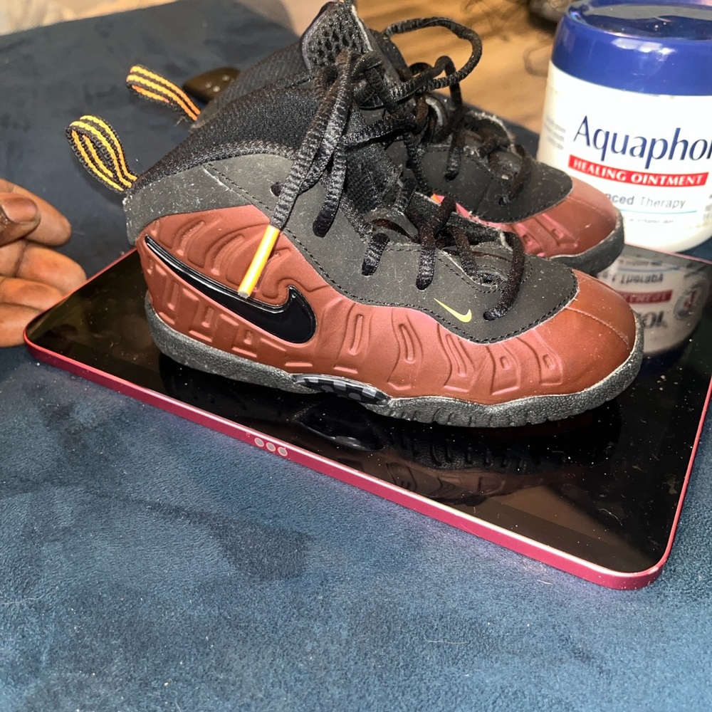 Nike Kids Brown & Black Foamposite-Style Sneakers with Yellow Accents